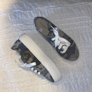 American Eagle camo platform sneakers